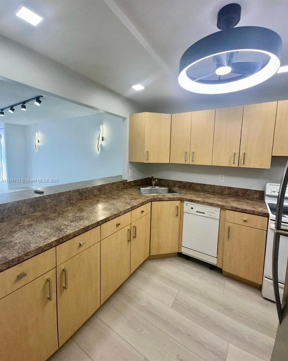 Property photo # 7