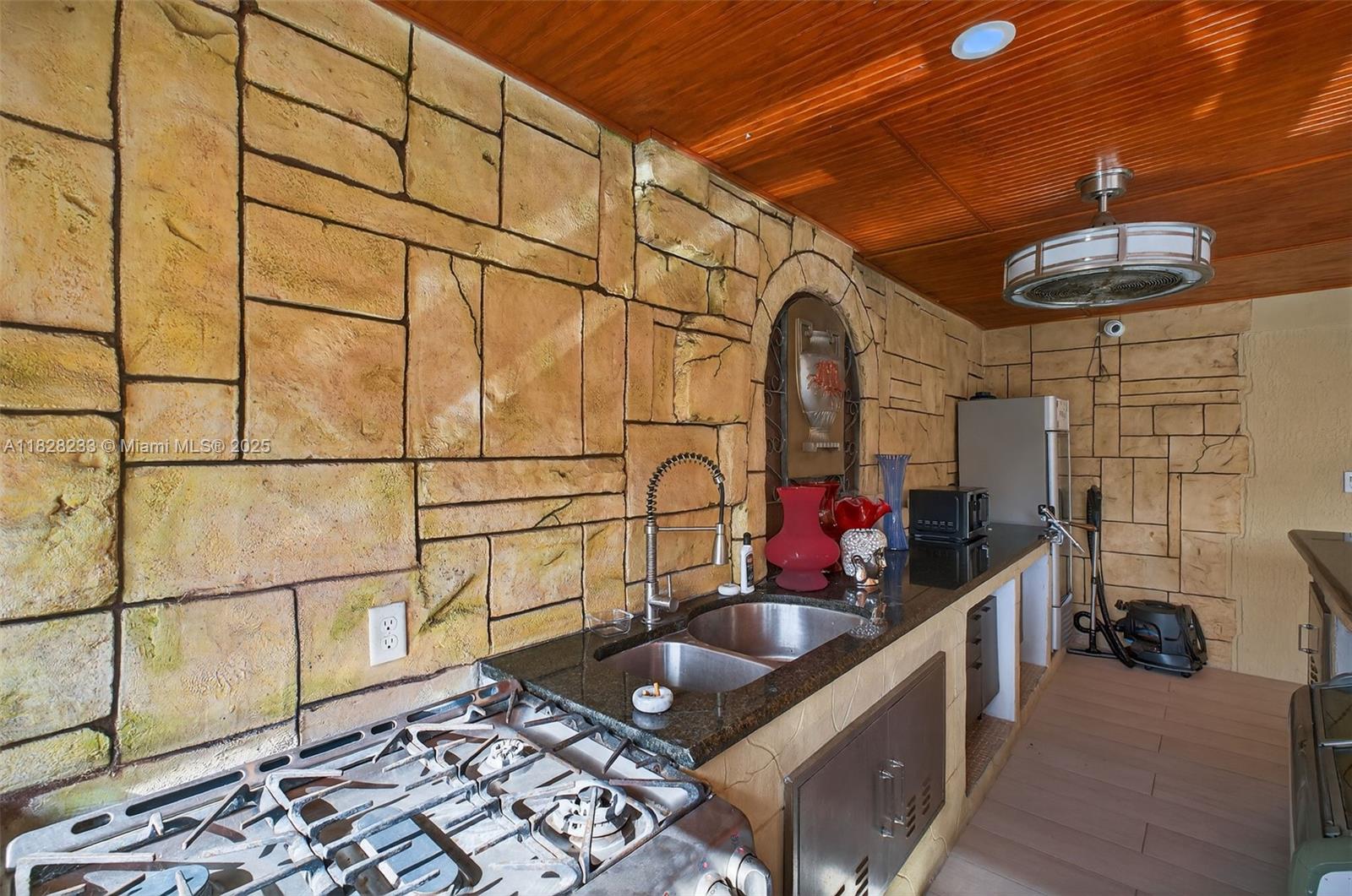 Property photo # 4