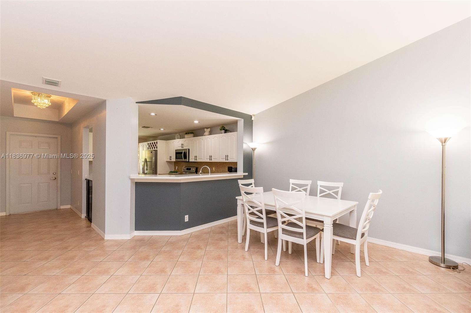 2020 Andromeda Ln, Weston, Florida image 11