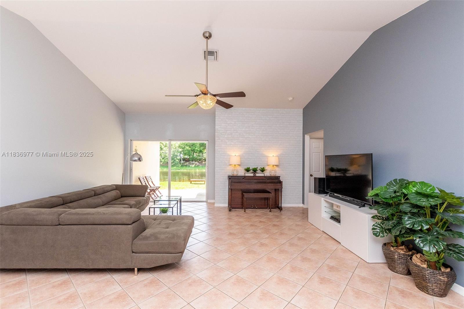 2020 Andromeda Ln, Weston, Florida image 22