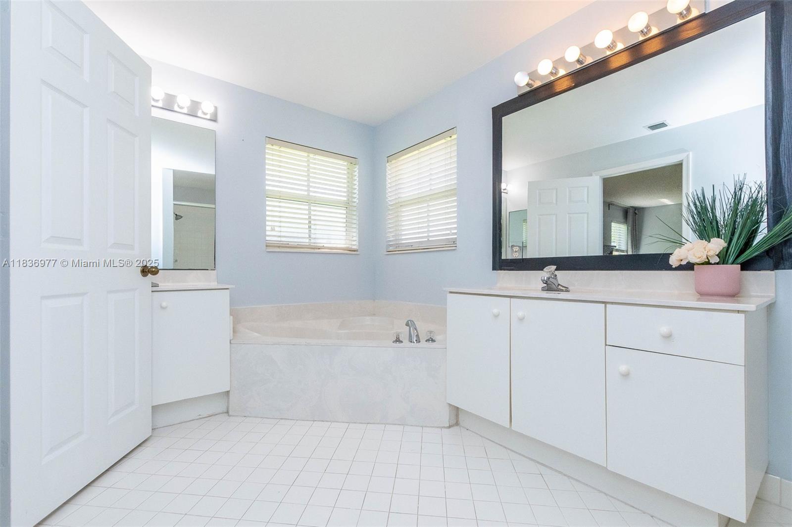 2020 Andromeda Ln, Weston, Florida image 28