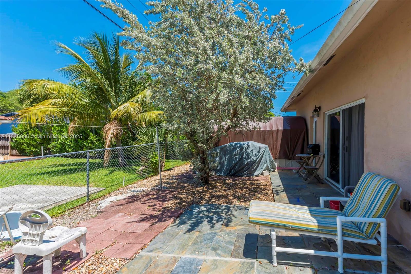 261 NE 41st St, Oakland Park, Florida image 4