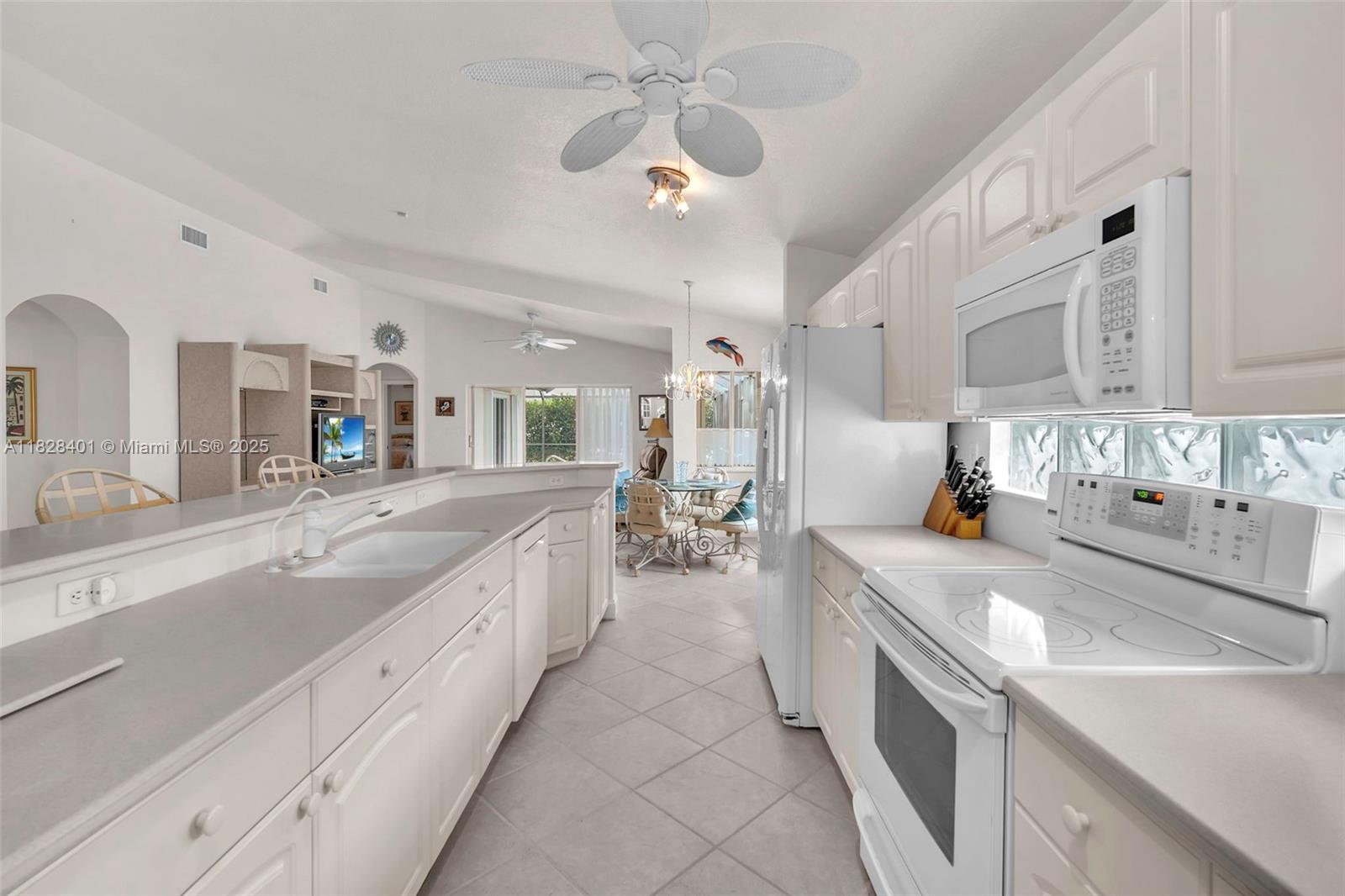 Residential, Plantation, Florida image 8