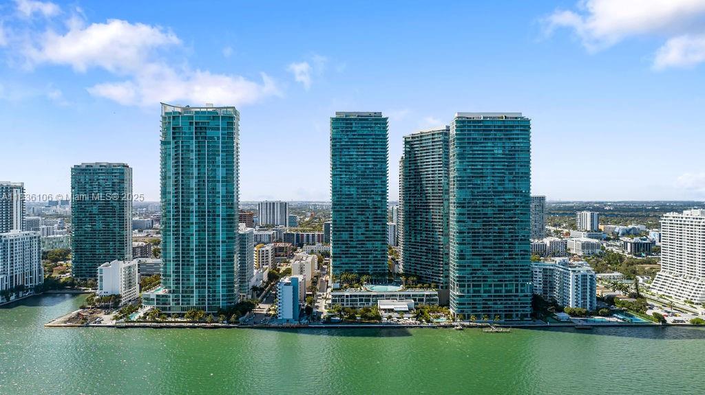 Condo for Sale in Miami, FL