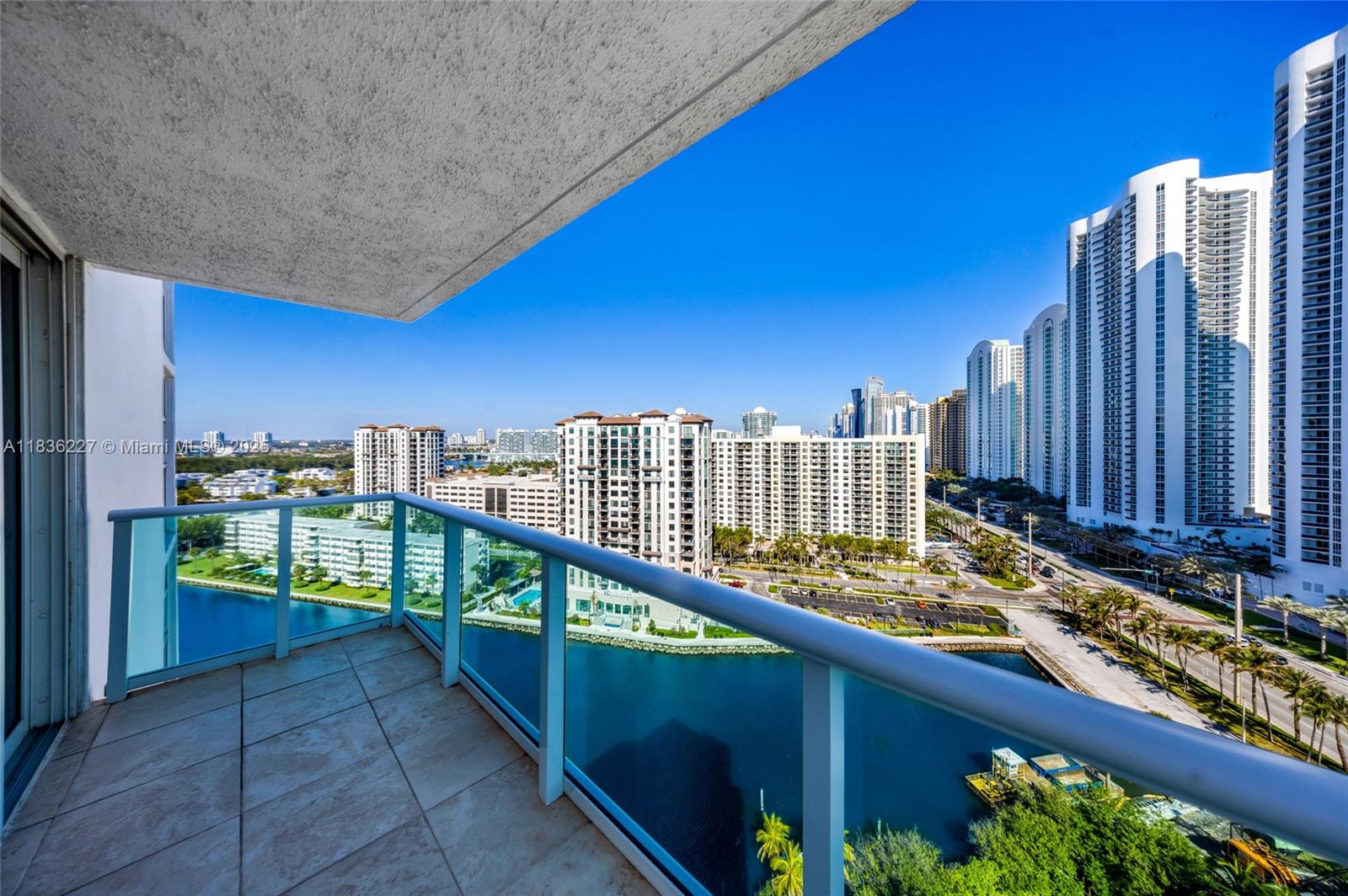 100 Bayview Dr #1905, Sunny Isles Beach, Florida image 22