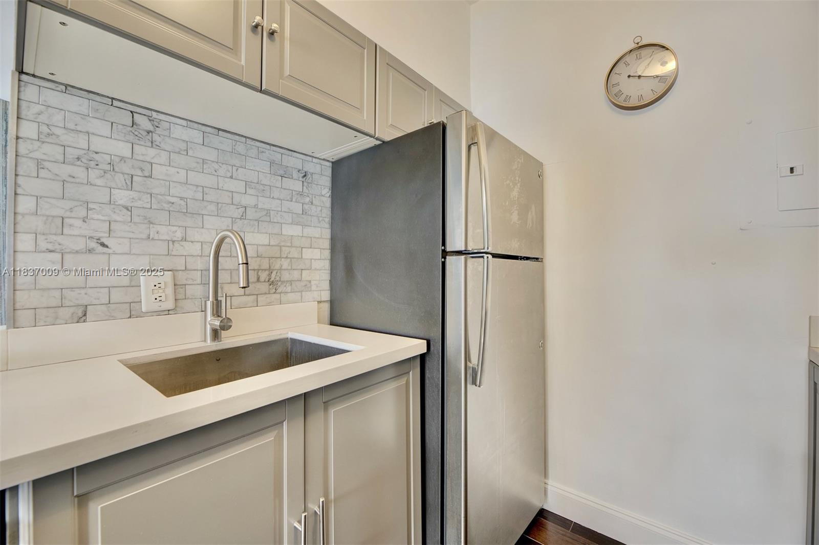 1100 Collins Ave #207, Miami Beach, Florida image 15