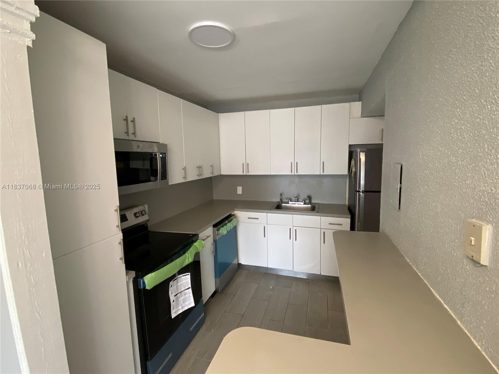2025 NE 164th St #807, North Miami Beach, Florida image 11