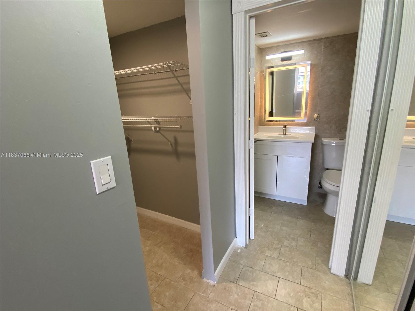 2025 NE 164th St #807, North Miami Beach, Florida image 17