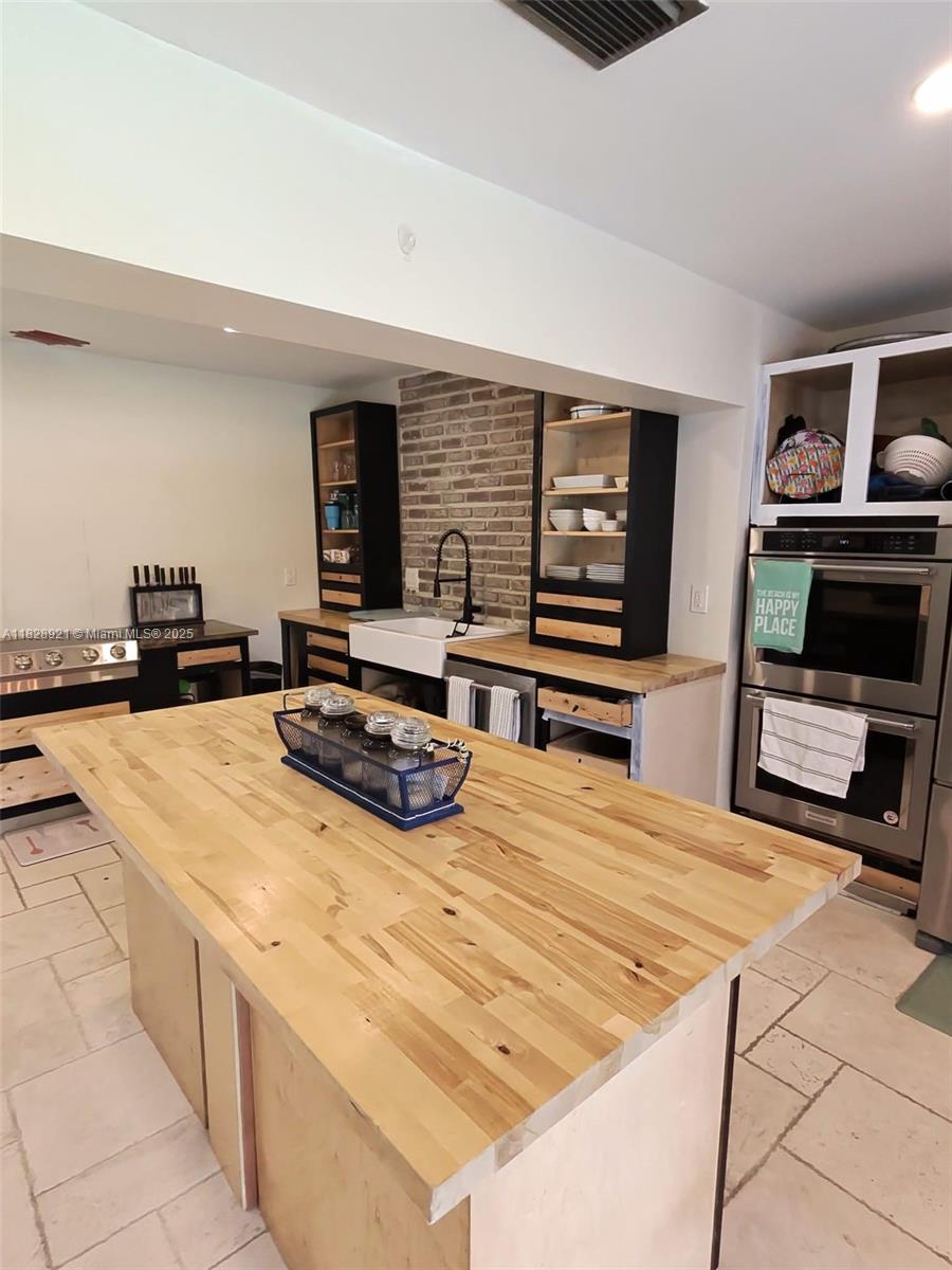 296 Navajo St, Miami Springs, Florida image 13