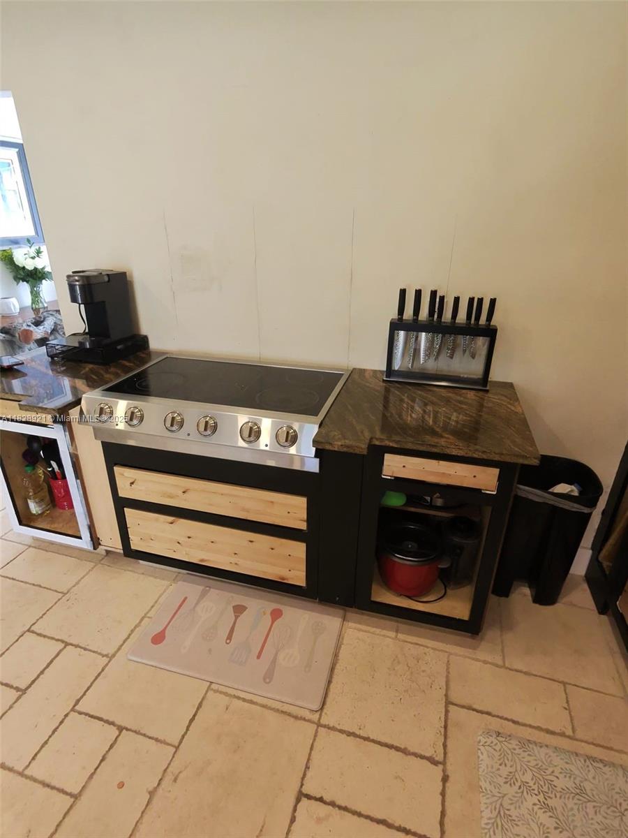 296 Navajo St, Miami Springs, Florida image 16