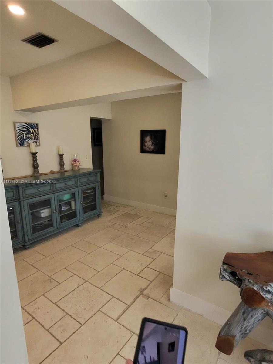 296 Navajo St, Miami Springs, Florida image 19