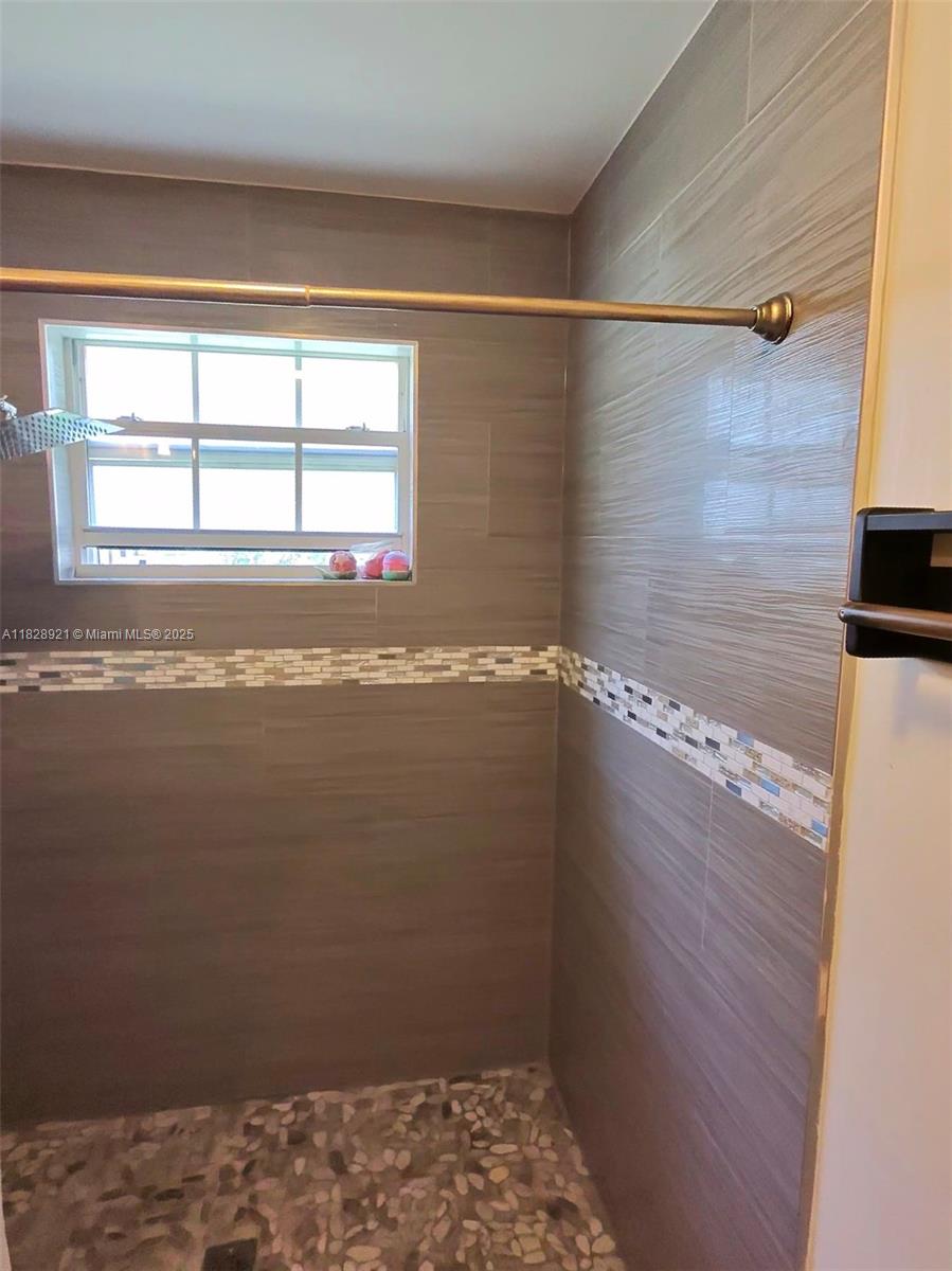 296 Navajo St, Miami Springs, Florida image 24