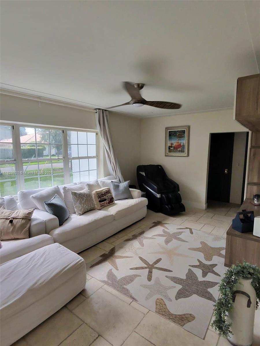296 Navajo St, Miami Springs, Florida image 26
