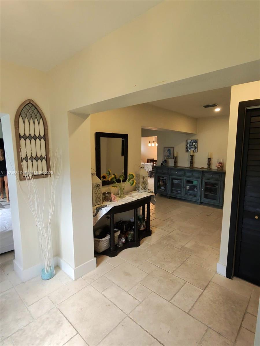 296 Navajo St, Miami Springs, Florida image 30