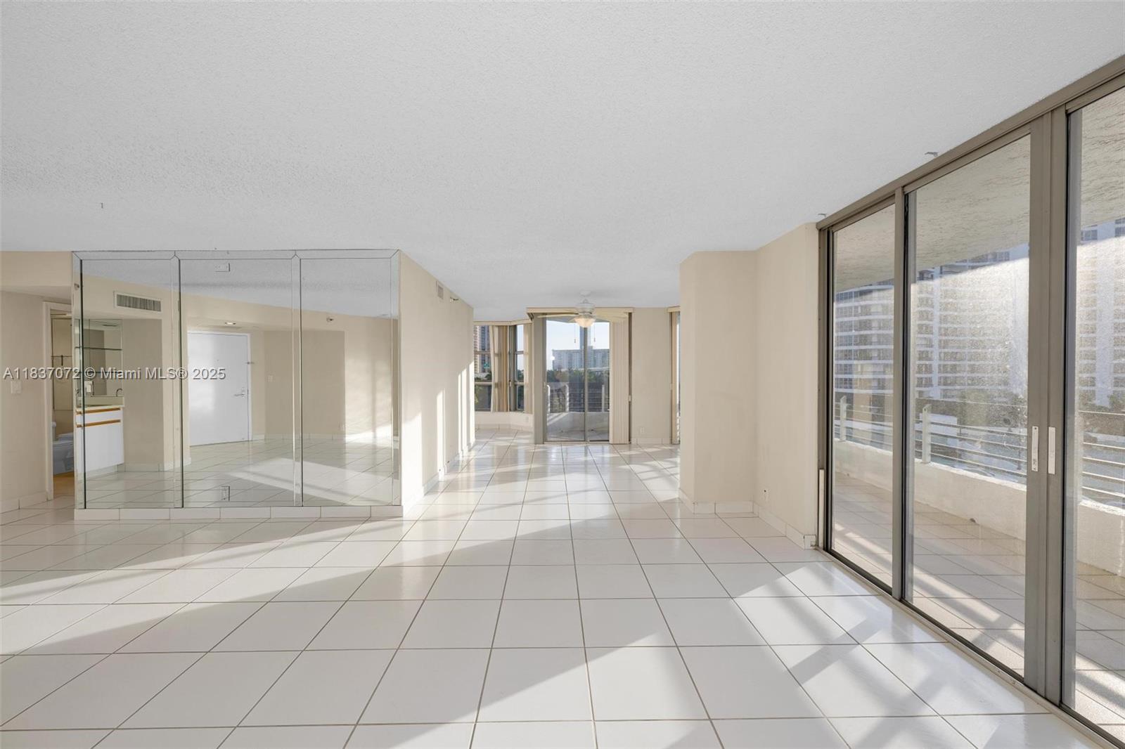3530 Mystic Pointe Dr #710, Aventura, Florida image 11