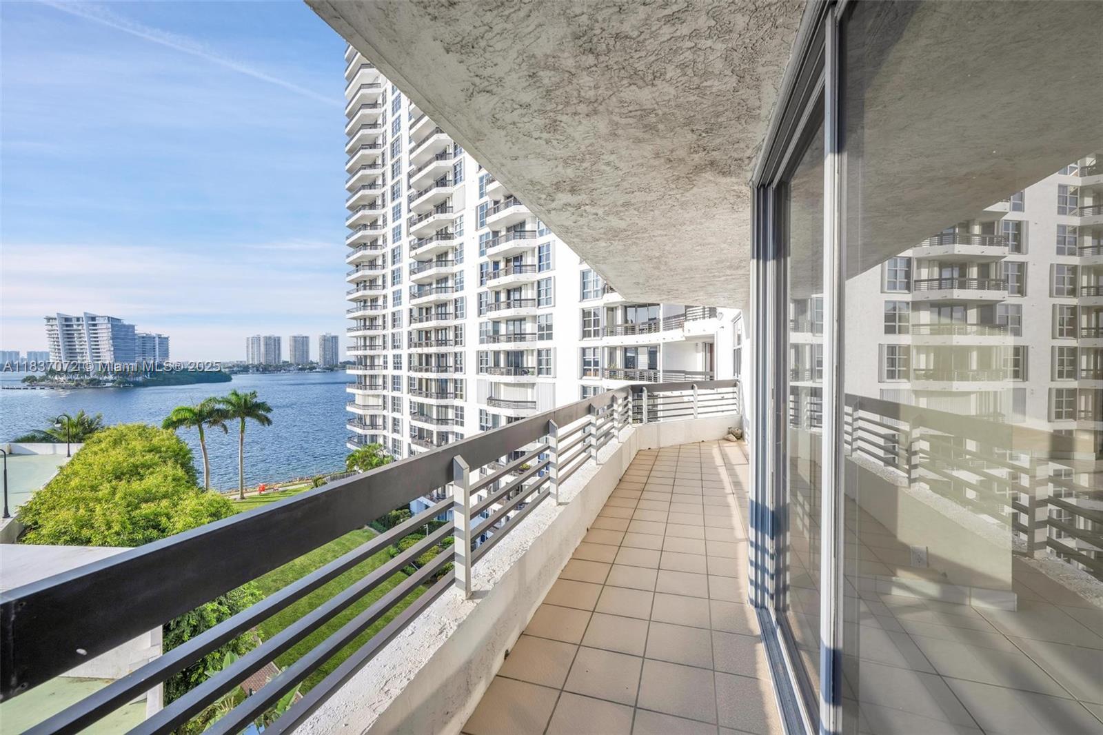 3530 Mystic Pointe Dr #710, Aventura, Florida image 22