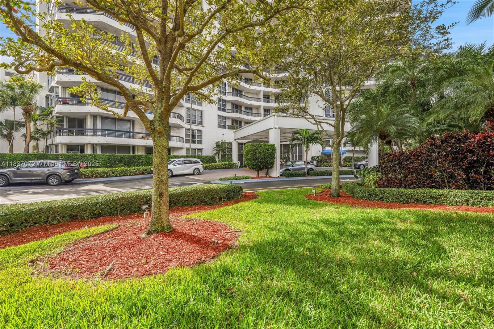 3530 Mystic Pointe Dr #710, Aventura, Florida image 41
