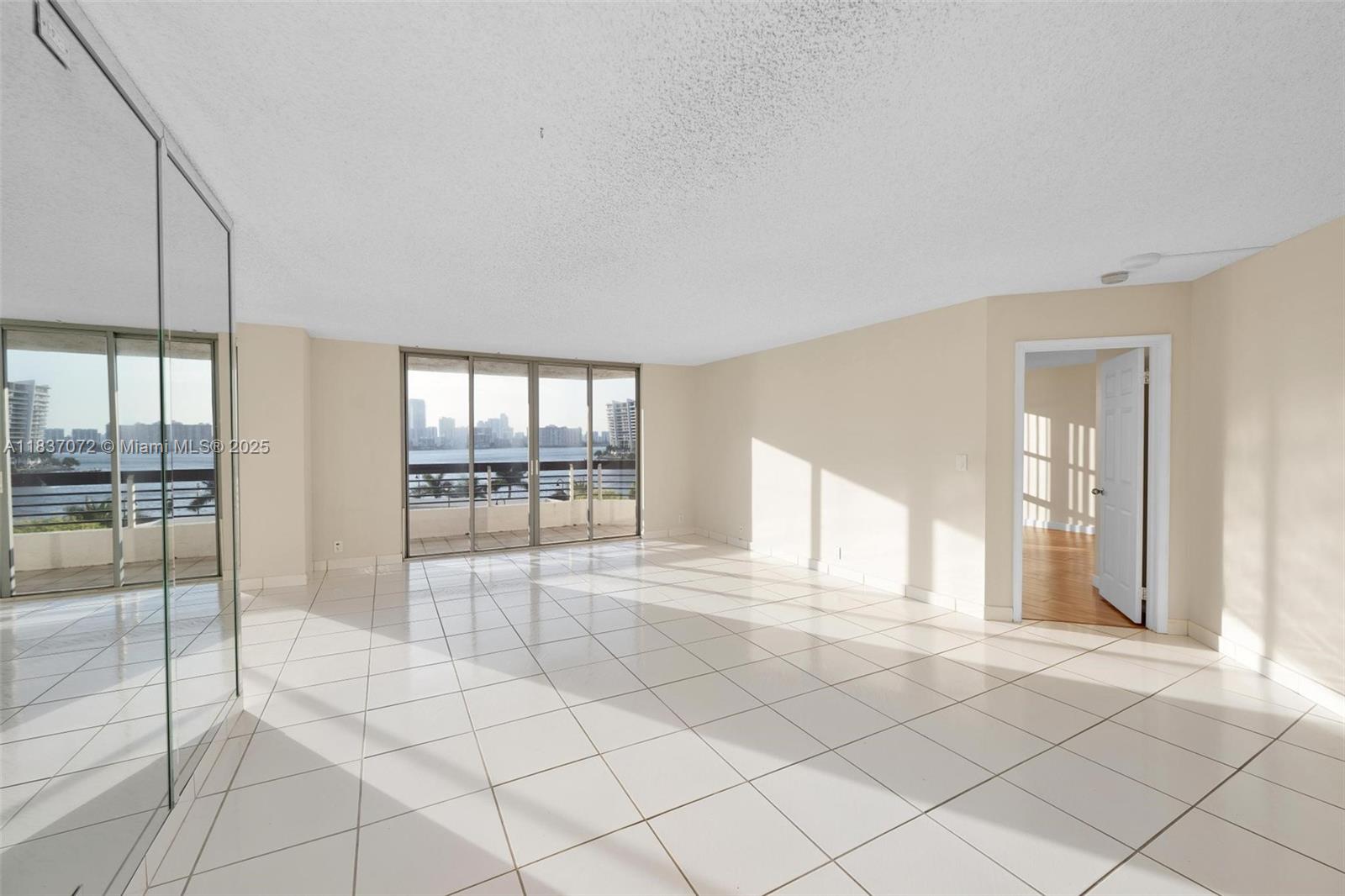3530 Mystic Pointe Dr #710, Aventura, Florida image 8