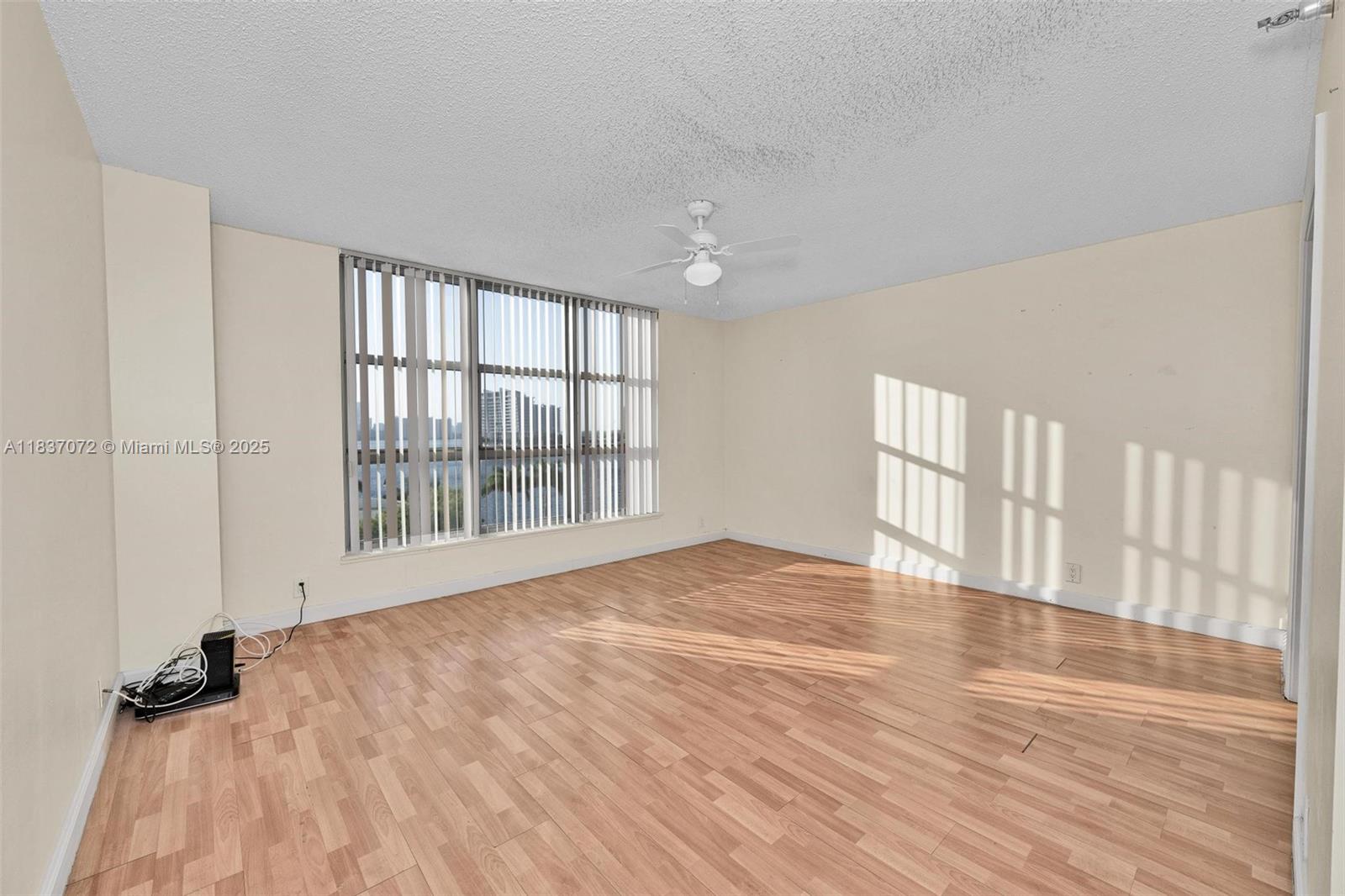 3530 Mystic Pointe Dr #710, Aventura, Florida image 9