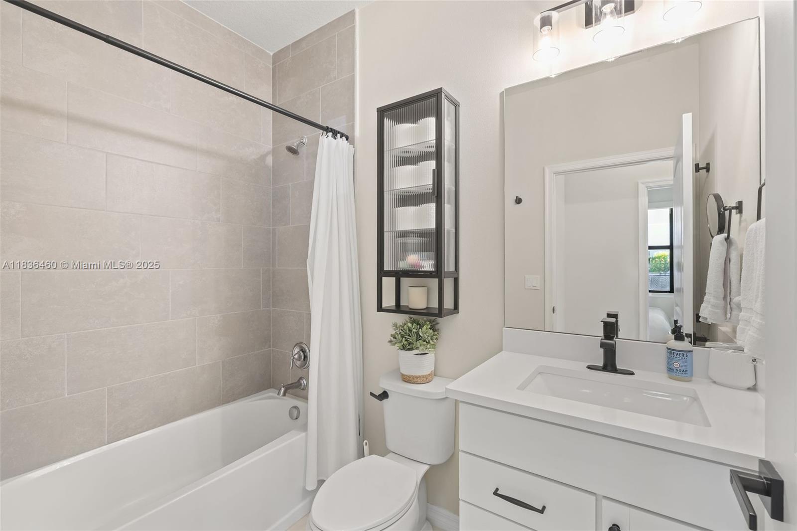 2414 Primrose Pl, Oakland Park, Florida image 20