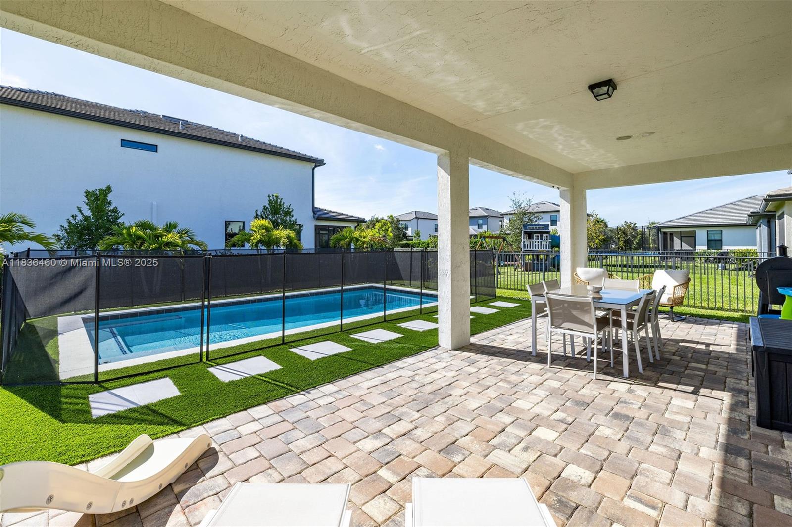 2414 Primrose Pl, Oakland Park, Florida image 34