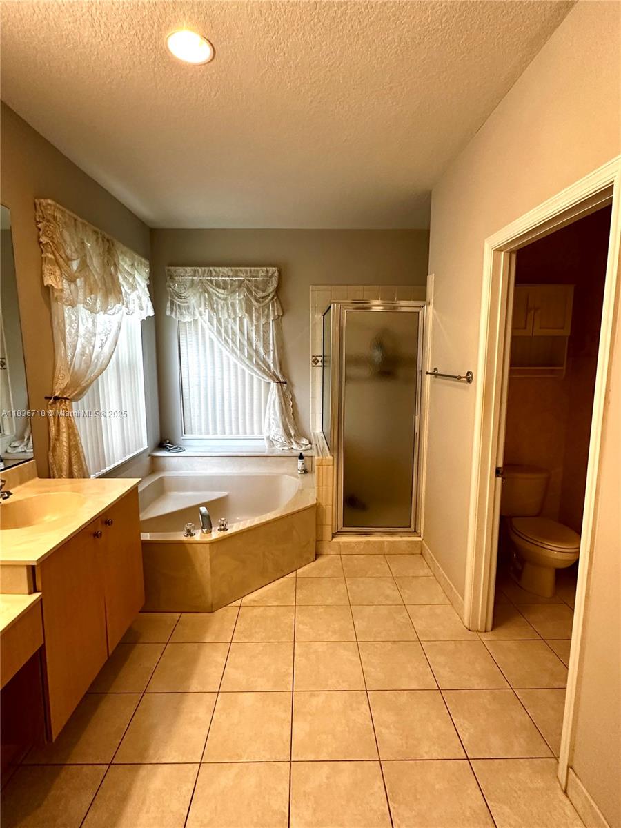 422 Oriole Cir, Jupiter, Florida image 12