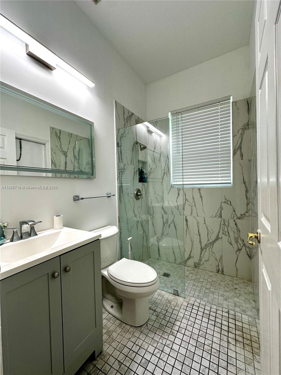 422 Oriole Cir, Jupiter, Florida image 13