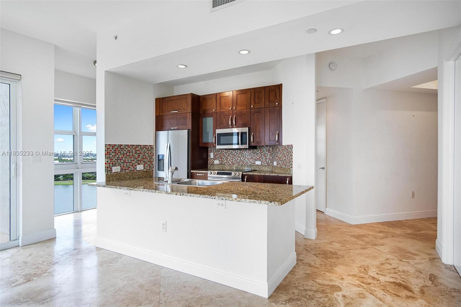 20000 E Country Club Dr #TS02, Aventura, Florida image 12