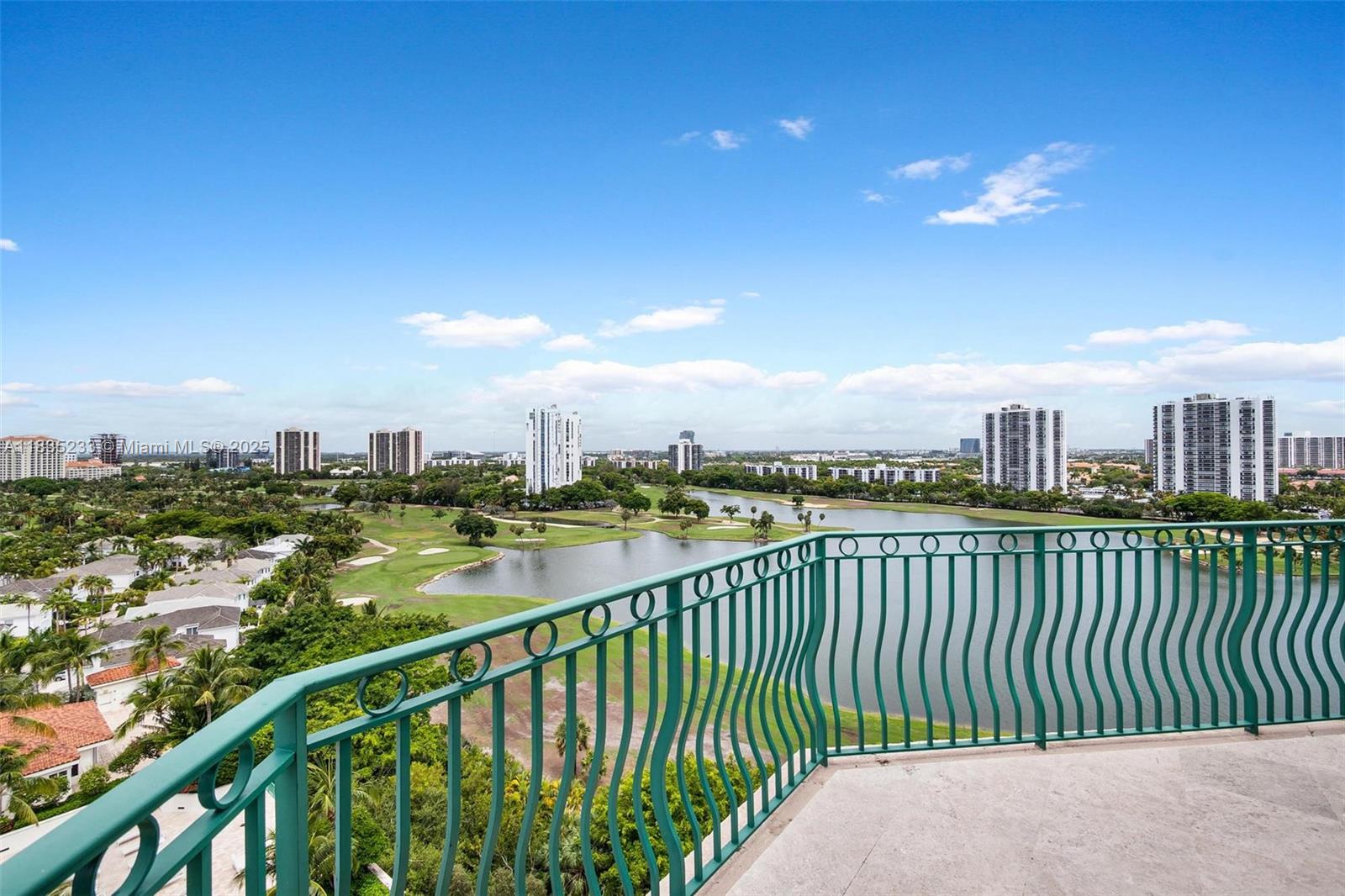 20000 E Country Club Dr #TS02, Aventura, Florida image 38