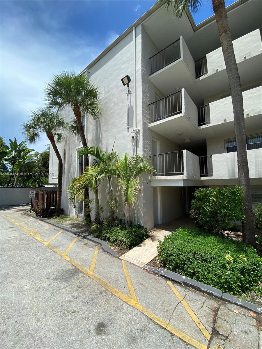 6900 N Kendall Dr #A102, Pinecrest, Florida image 1