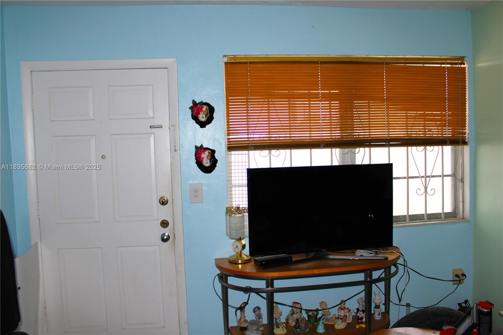 1154 W 35th St #221, Hialeah, Florida image 19