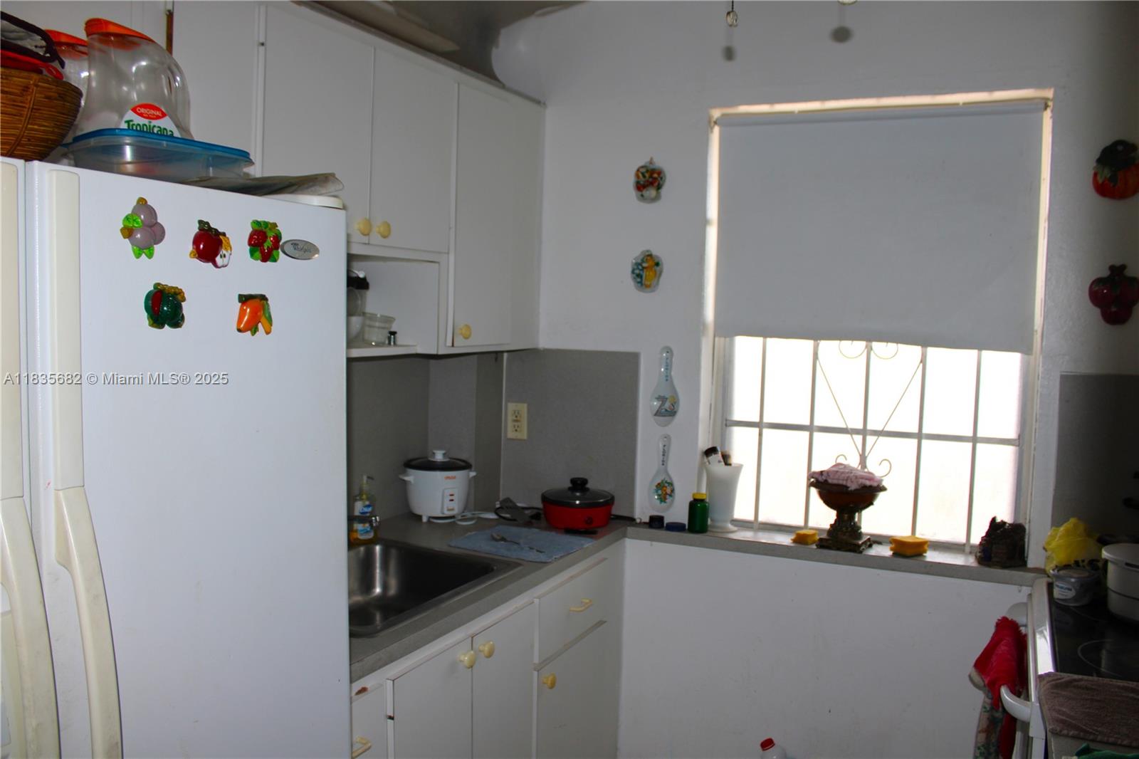 1154 W 35th St #221, Hialeah, Florida image 21
