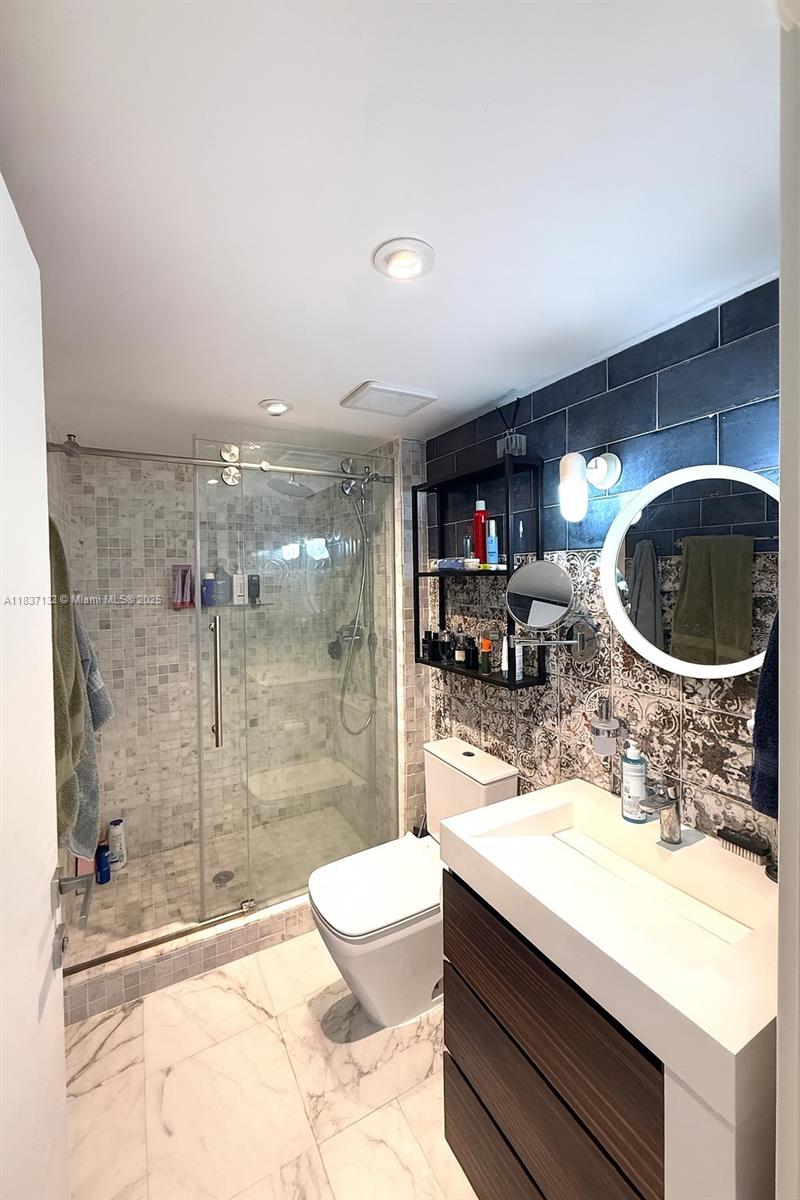 20379 W Country Club Dr #2333, Aventura, Florida image 20