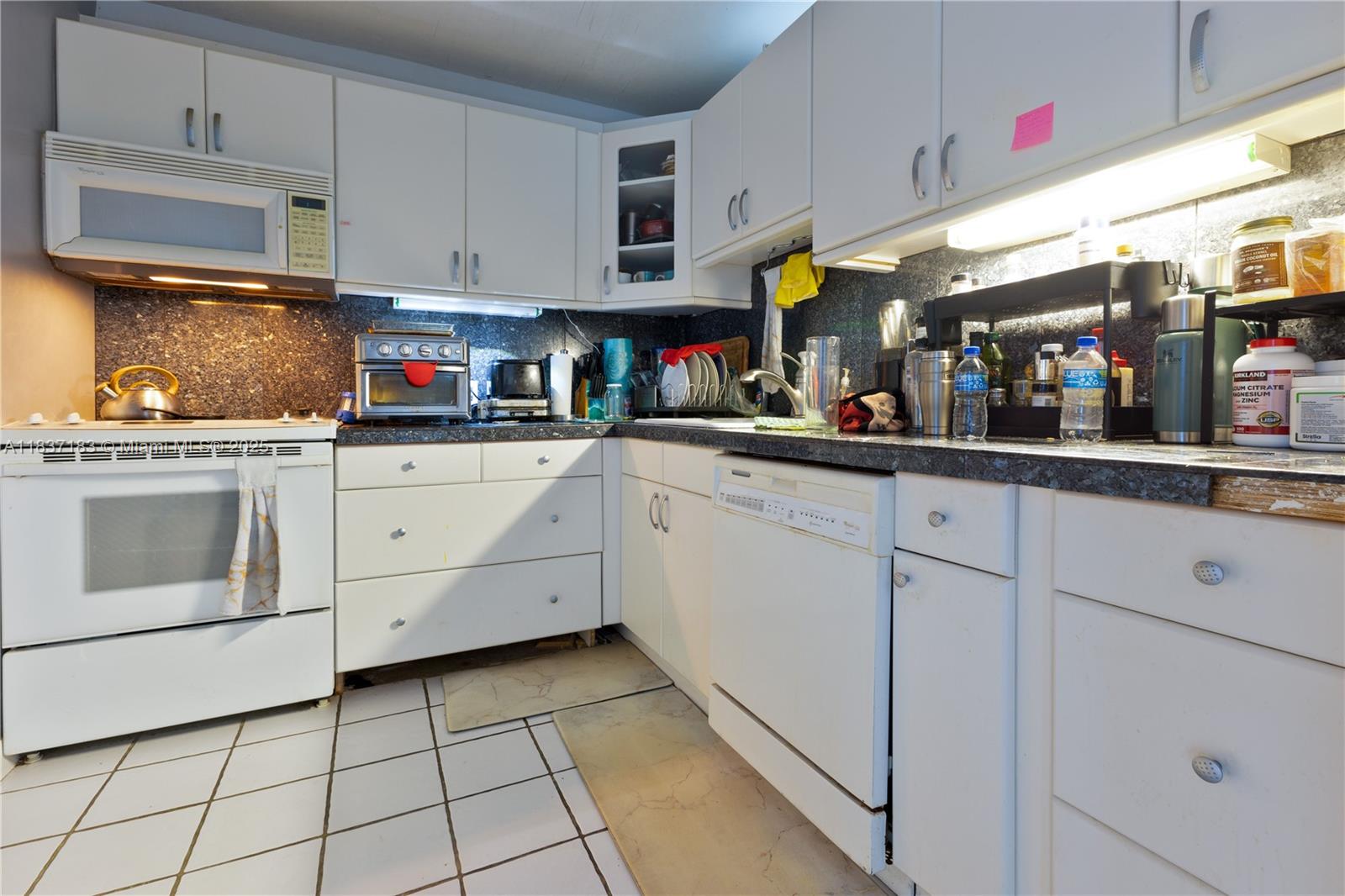 20379 W Country Club Dr #2636, Aventura, Florida image 3