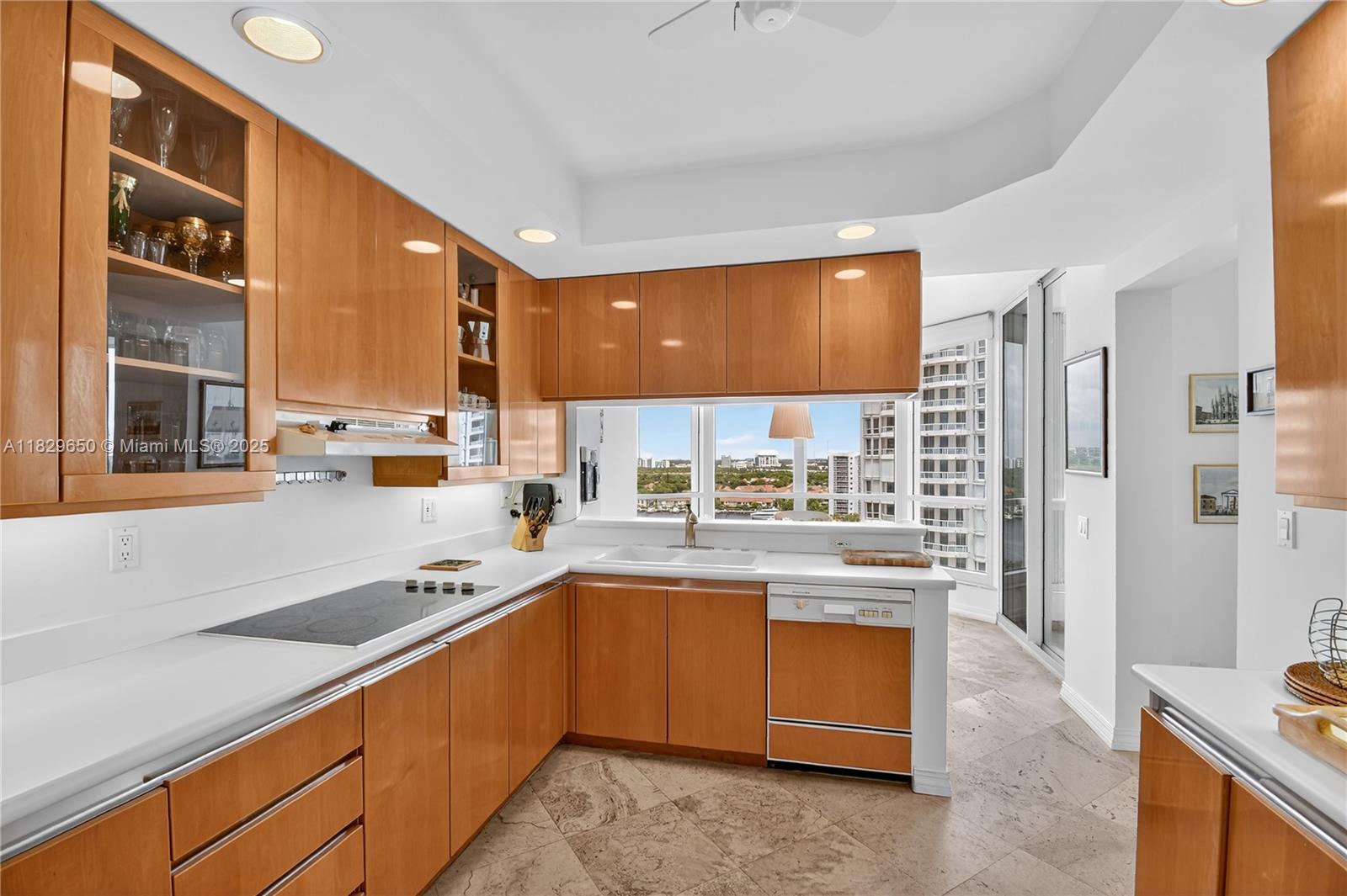 21150 Point Pl #1505, Aventura, Florida image 10