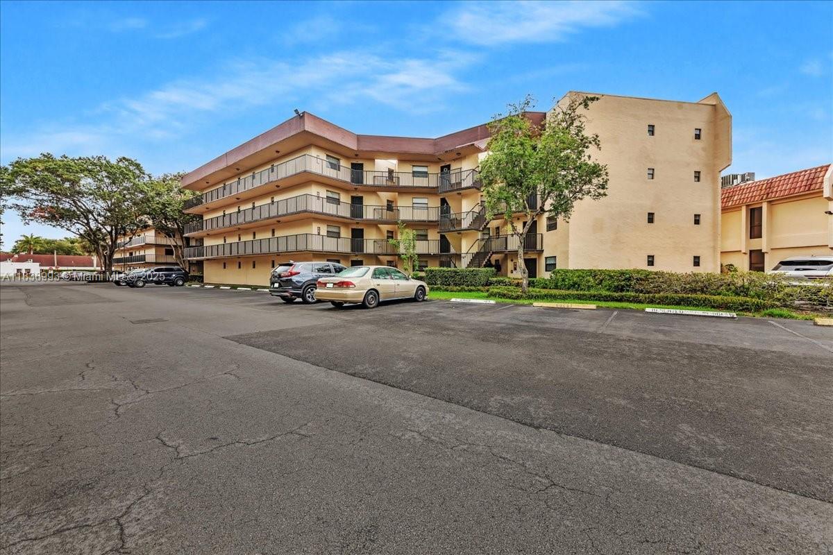 6555 W Broward Blvd #300, Plantation, Florida image 37