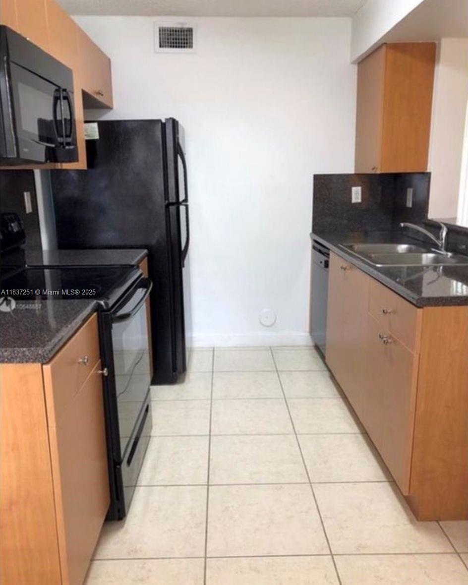 4653 NW 97 #21, Doral, Florida image 5