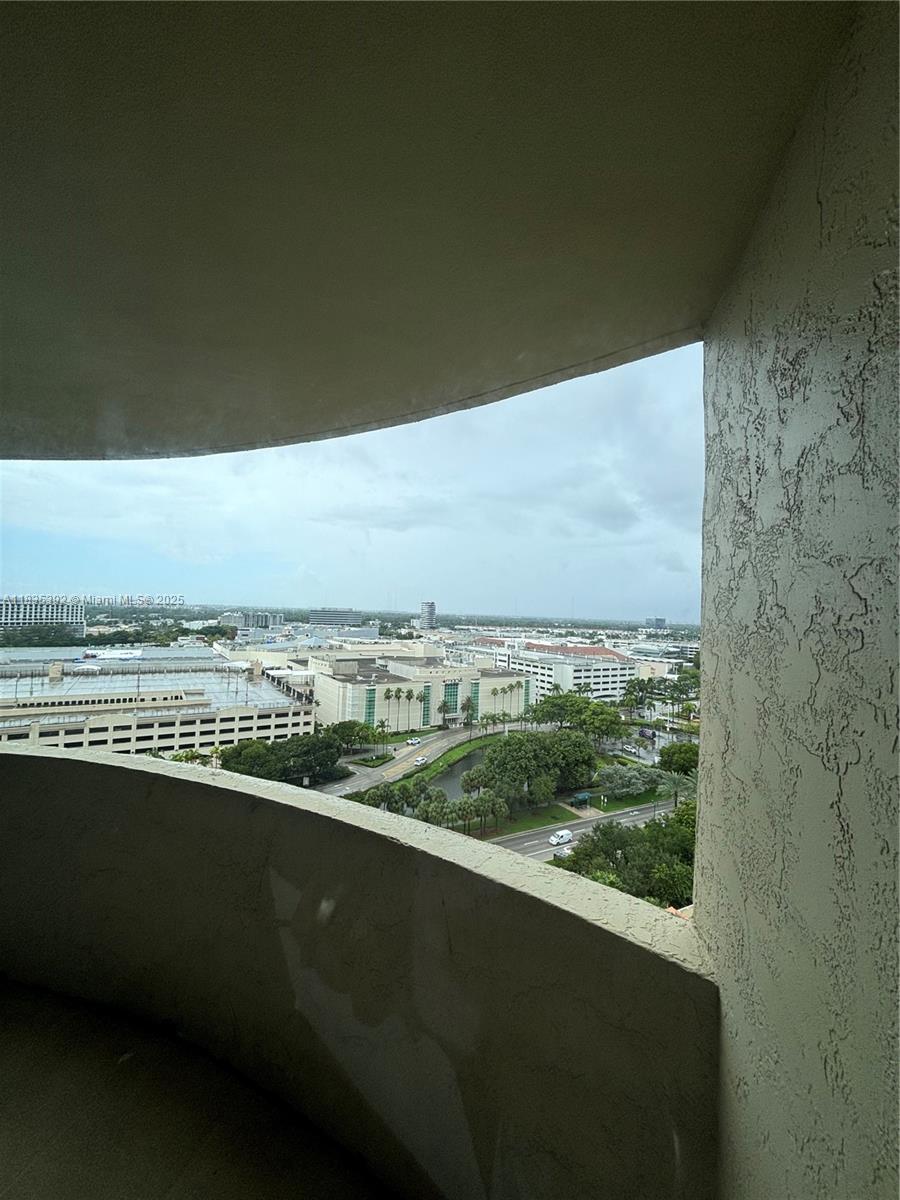 19501 W Country Club Dr #1611, Aventura, Florida image 10