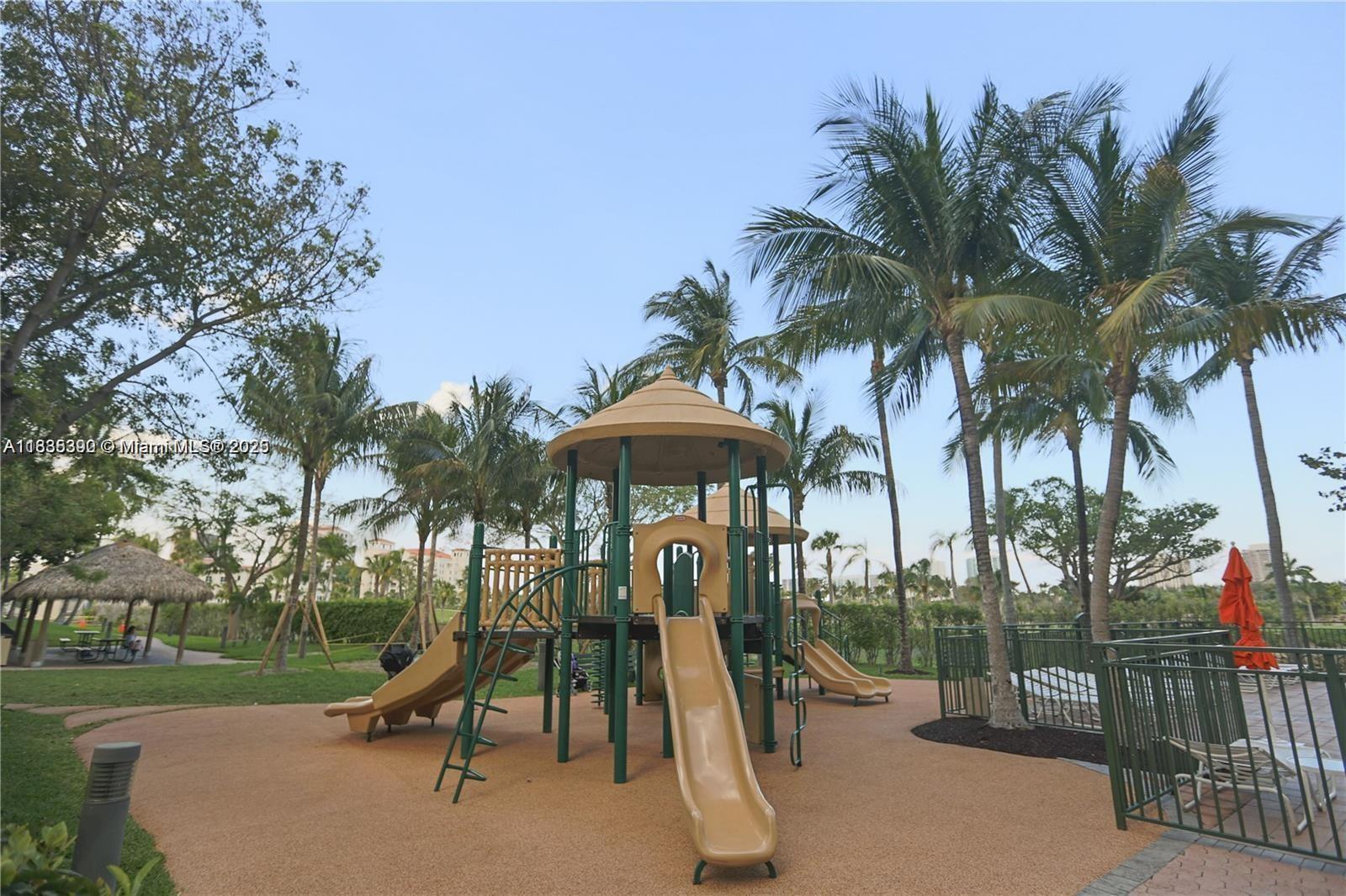 19501 W Country Club Dr #1611, Aventura, Florida image 32
