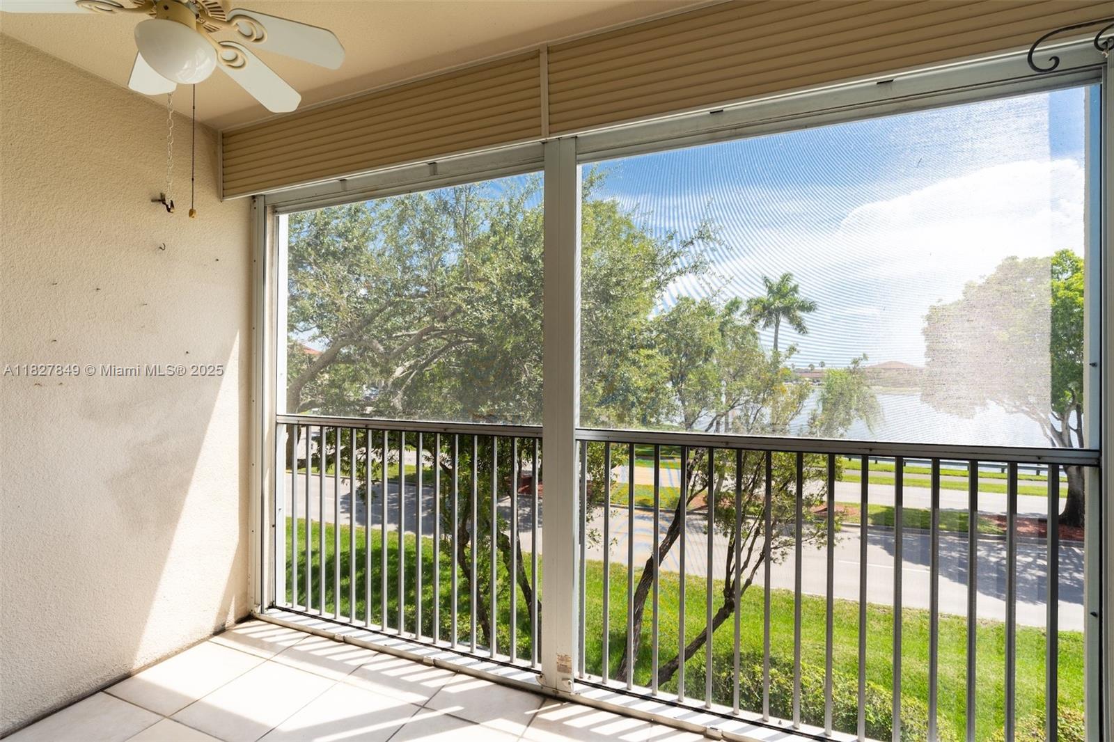 1000 SW 128th Ter #312V, Pembroke Pines, Florida image 18