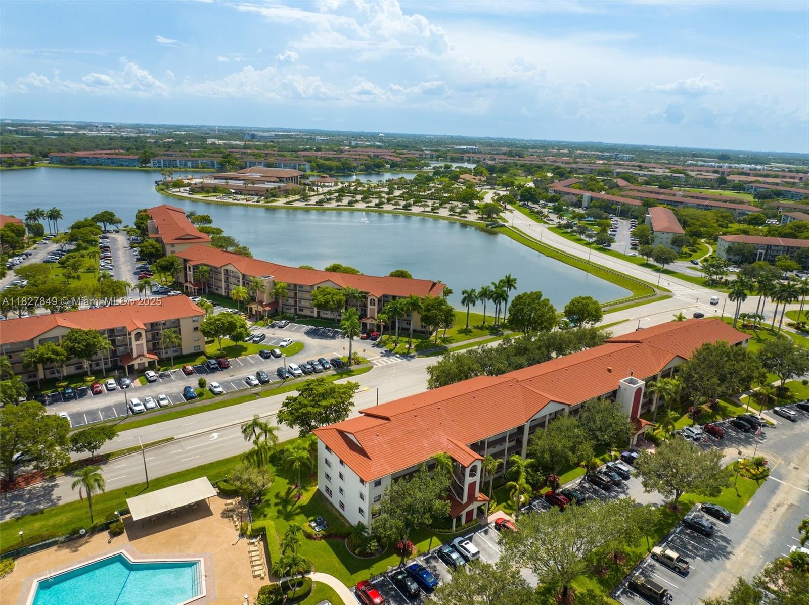 1000 SW 128th Ter #312V, Pembroke Pines, Florida image 20