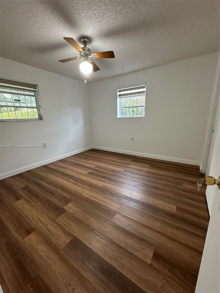 6547 SW 35th St, Miami, Florida image 8
