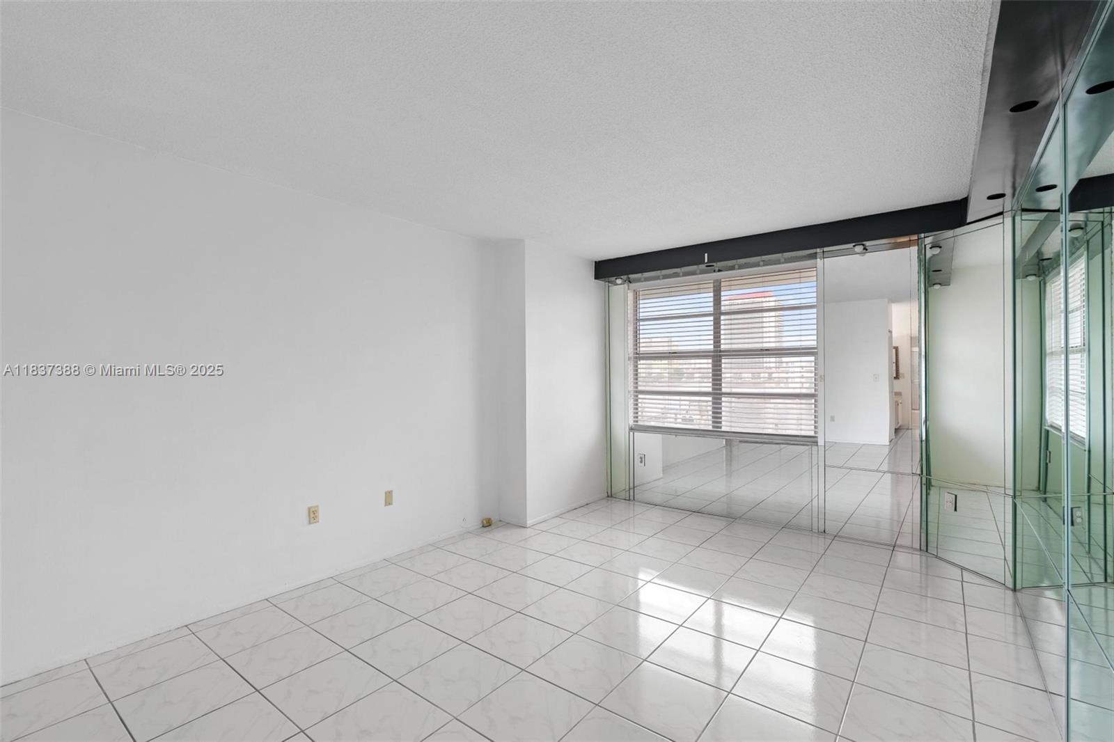 Residential, Hallandale Beach, Florida image 32