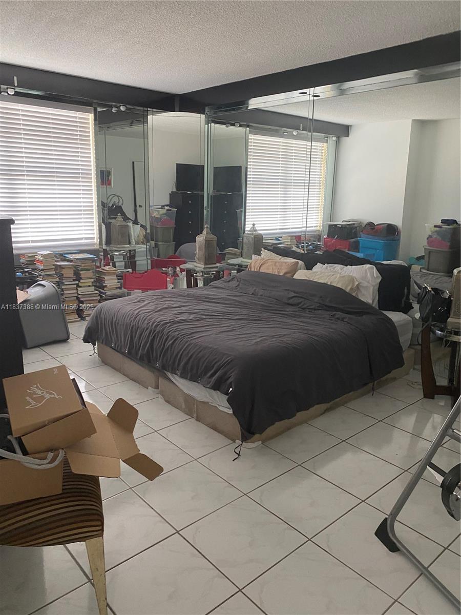 Residential, Hallandale Beach, Florida image 7