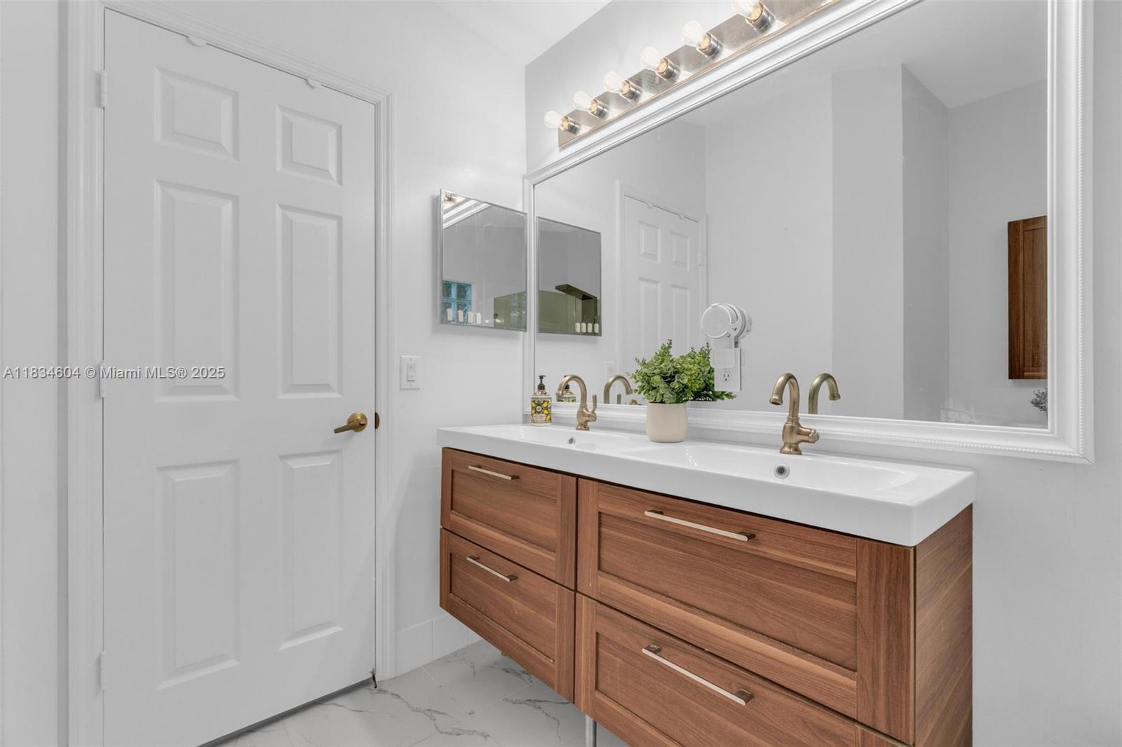 16410 Sapphire Bnd, Weston, Florida image 27