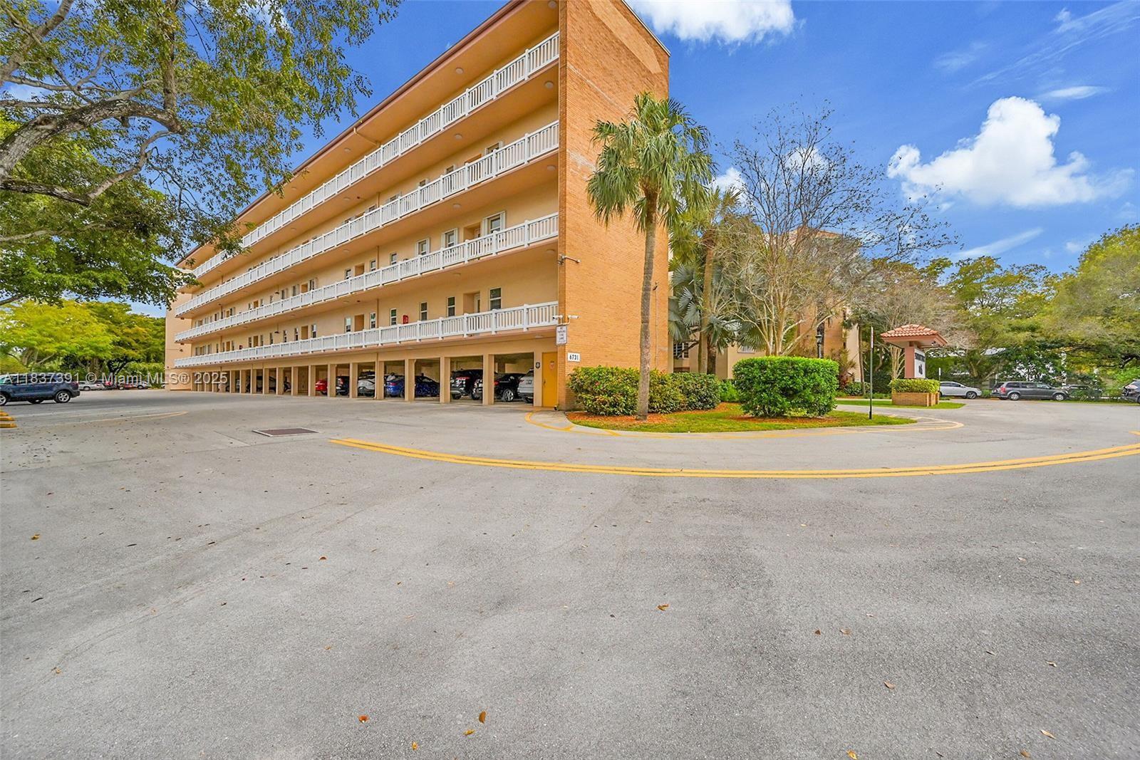 6751 Cypress Rd #405, Plantation, Florida image 2