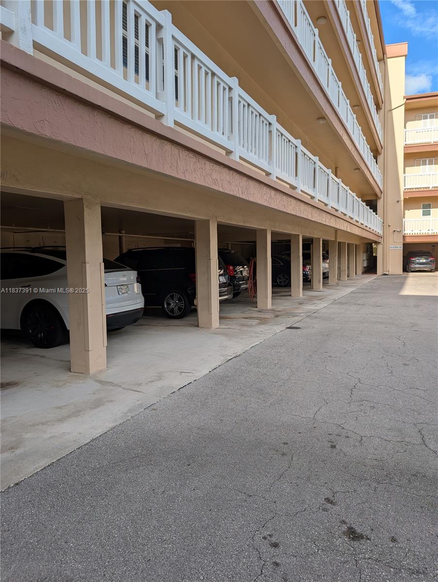 6751 Cypress Rd #405, Plantation, Florida image 3