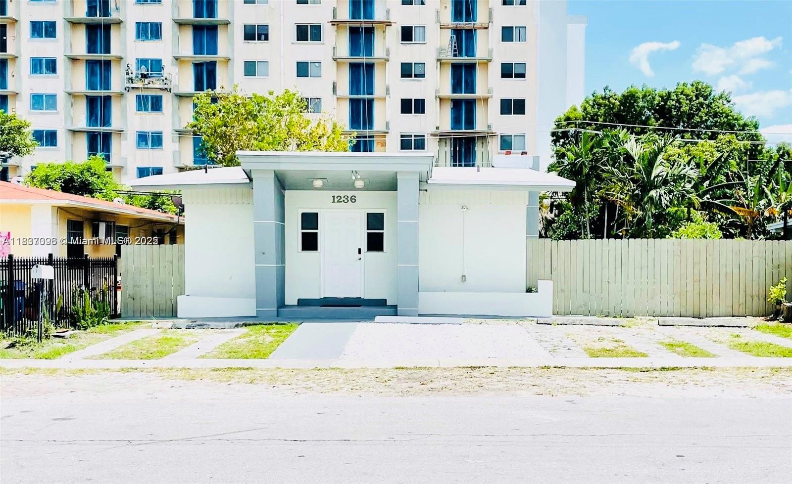 1236 NE 109th St, Miami, Florida image 11