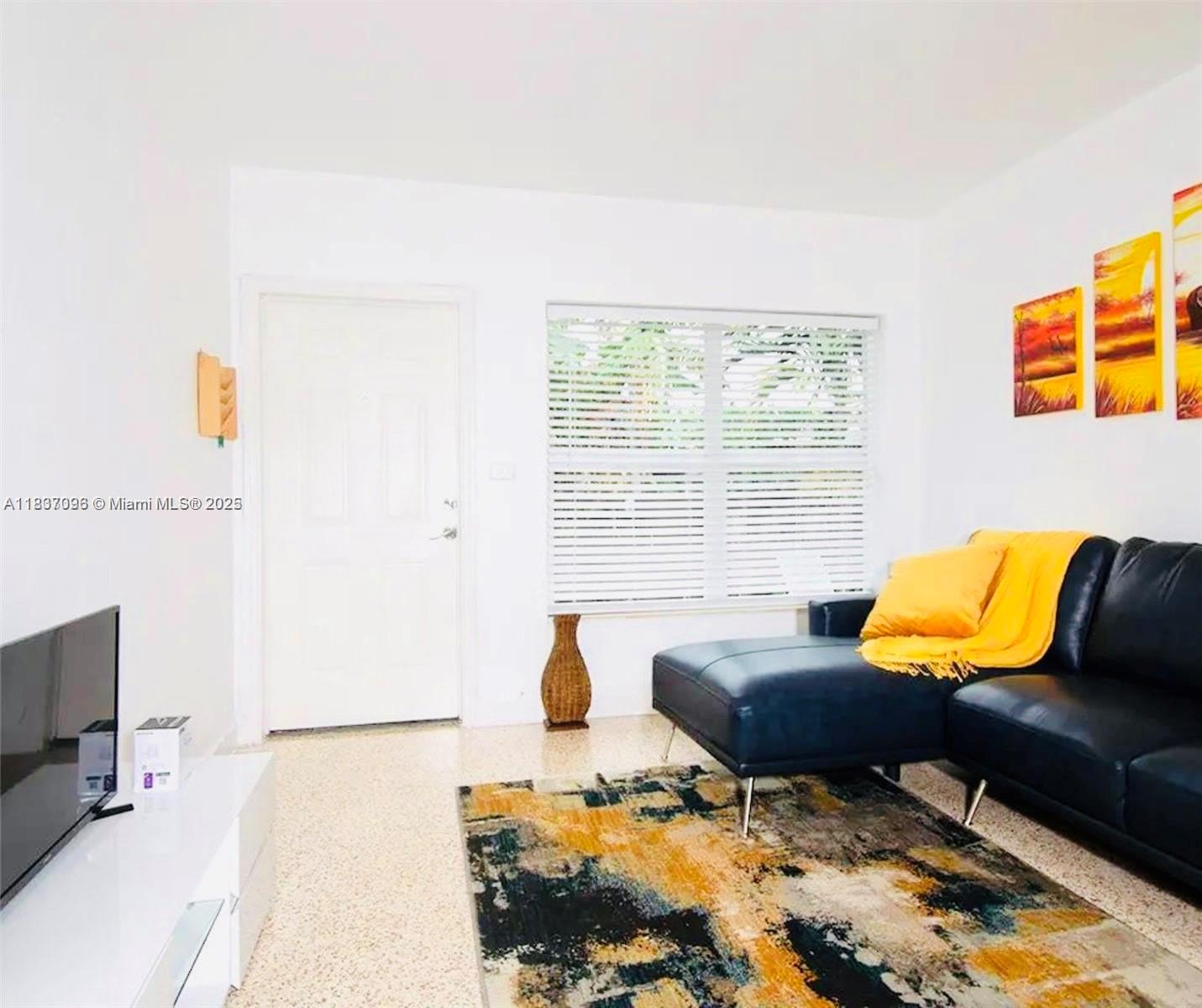 1236 NE 109th St, Miami, Florida image 13