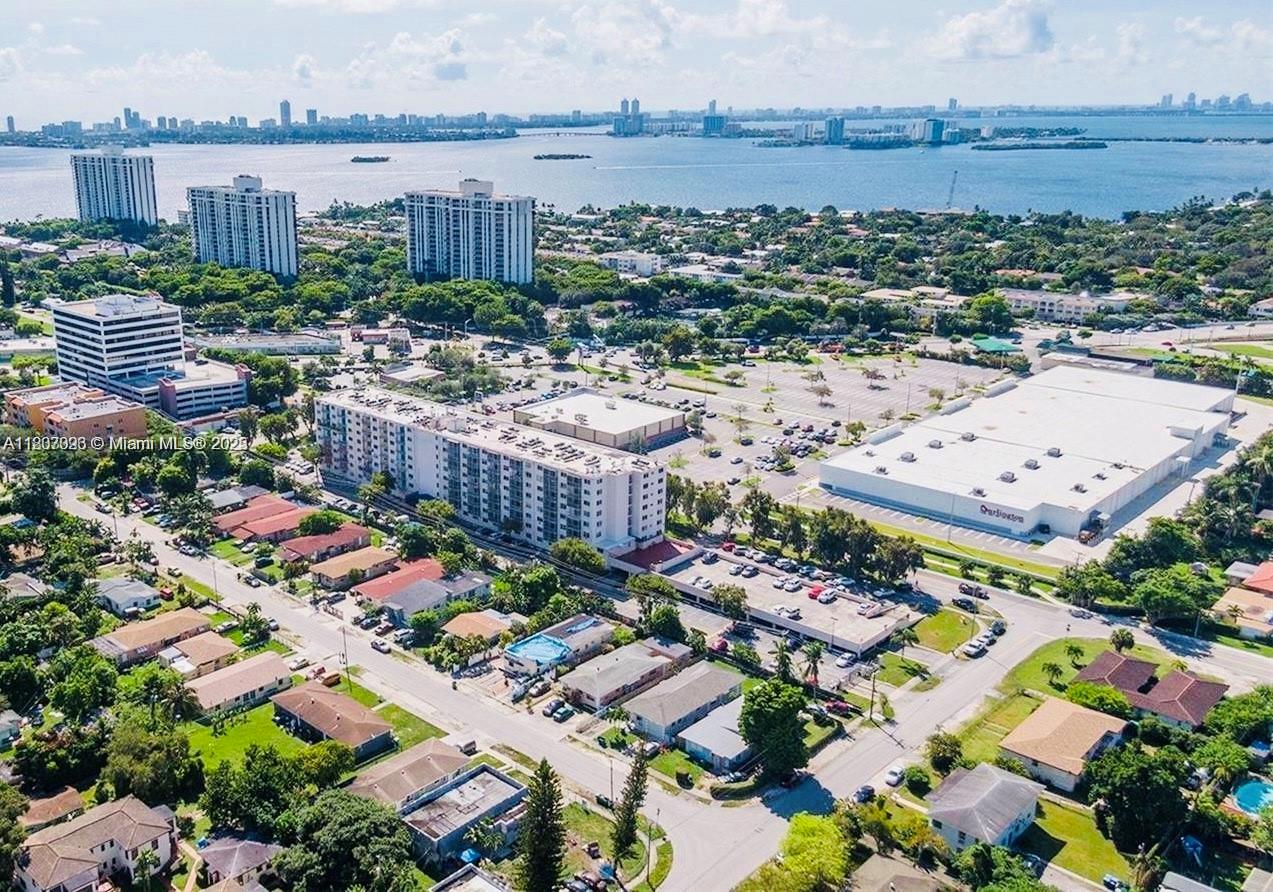 1236 NE 109th St, Miami, Florida image 2